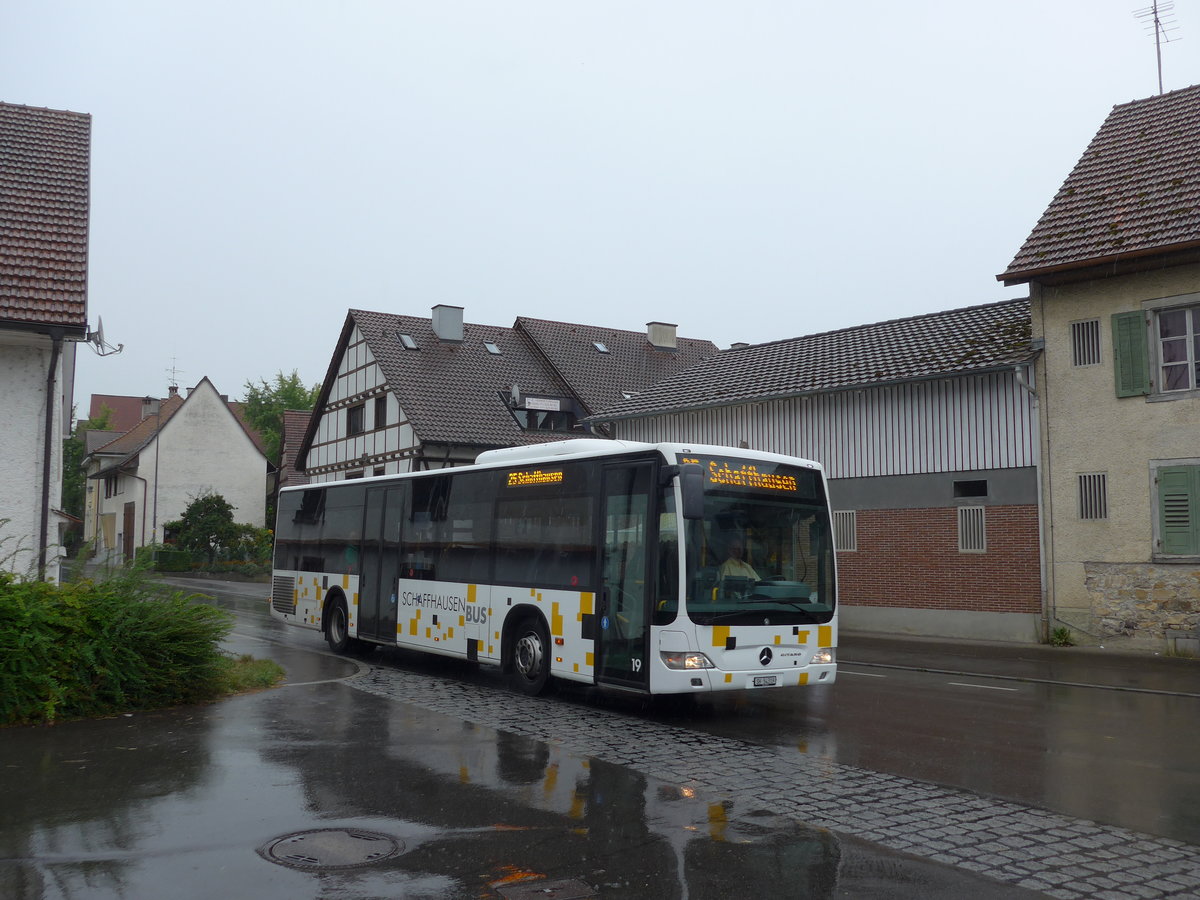 (174'098) - Aus der Schweiz: SB Schaffhausen - Nr. 19/SH 54'319 - Mercedes am 20. August 2016 in B�singen, B�rgerhaus