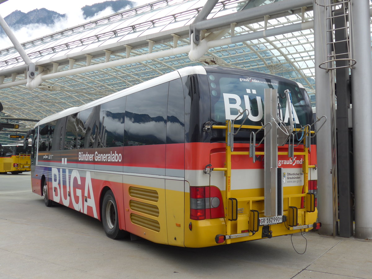 (174'126) - PostAuto Graub�nden - GR 162'990 - MAN am 21. August 2016 in Chur, Postautostation