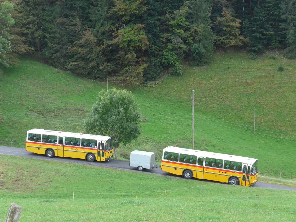 (175'349) - F�ssler, Unteriberg - Nr. 6/SZ 5232 - Saurer/R&J (ex Sch�rch, Gutenburg Nr. 6; ex P 24'358) + Schmid, Th�rishaus - BE 26'206 - Saurer/T�scher (ex P 24'244) am 2. Oktober 2016 am Scheltenpass (Bernerseite)