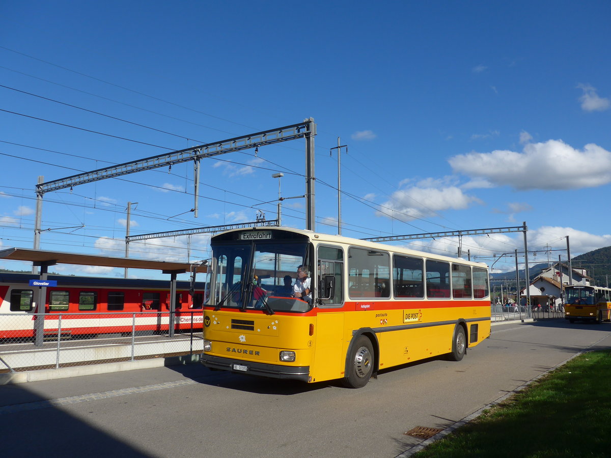 (175'399) - W�thrich, Ursenbach - Nr. 5/BE 10'185 - Saurer/T�scher (ex Sch�rch, Gutenburg Nr. 5; ex Engeloch, Riggisberg Nr. 5; ex P 25'668) am 2. Oktober 2016 beim Bahnhof Glovelier