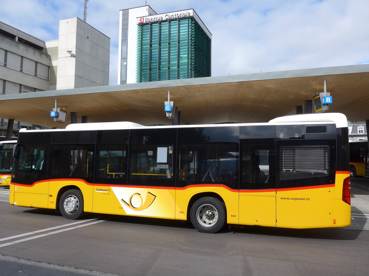 (175'500) - CarPostal Ouest - Nr. 6/JU 36'947 - Mercedes am 7. Oktober 2016 beim Bahnhof Del�mont