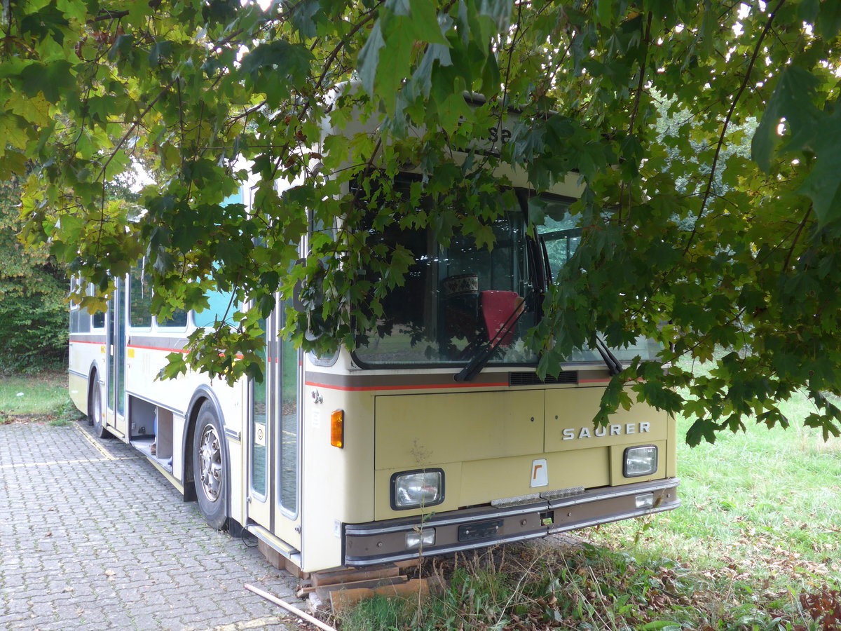(175'515) - ??? - Saurer/R&J (ex STI Thun Nr. 57) am 7. Oktober 2016 in Del�mont, Von Roll