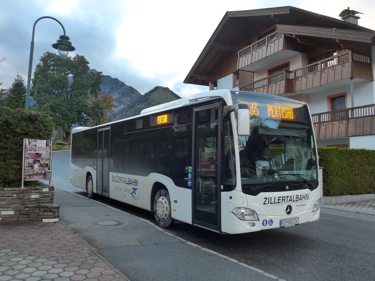 (175'887) - ZVB Jenbach - SZ 902 ZK - Mercedes am 18. Oktober 2016 in Pertisau, Karwendelt�ler