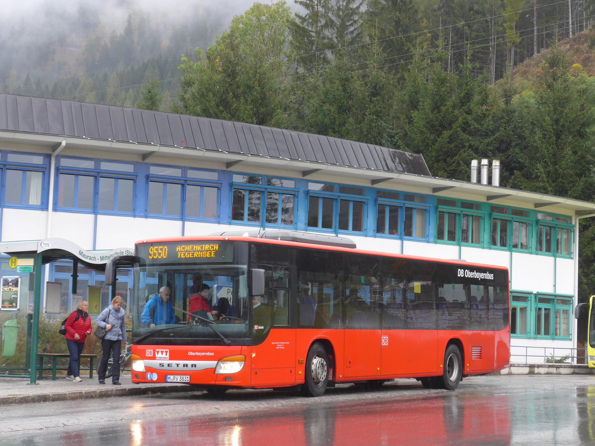 (175'913) - Aus Deutschland: RVO M�nchen - M-RV 3831 - Setra am 19. Oktober 2016 in Maurach, Mittelschule