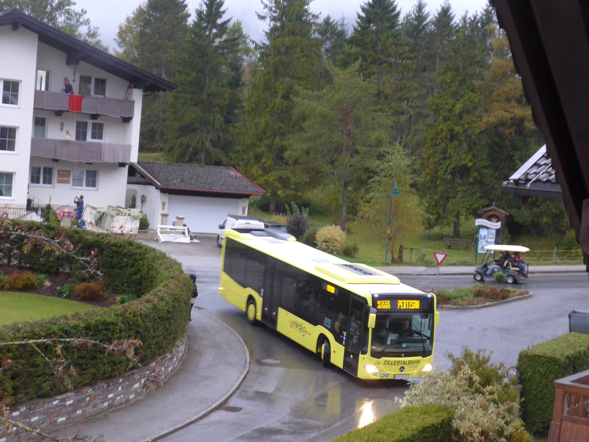 (175'997) - ZVB Jenbach - SZ 123 ZP - Mercedes am 19. Oktober 2016 in Pertisau, Karwendelt�ler