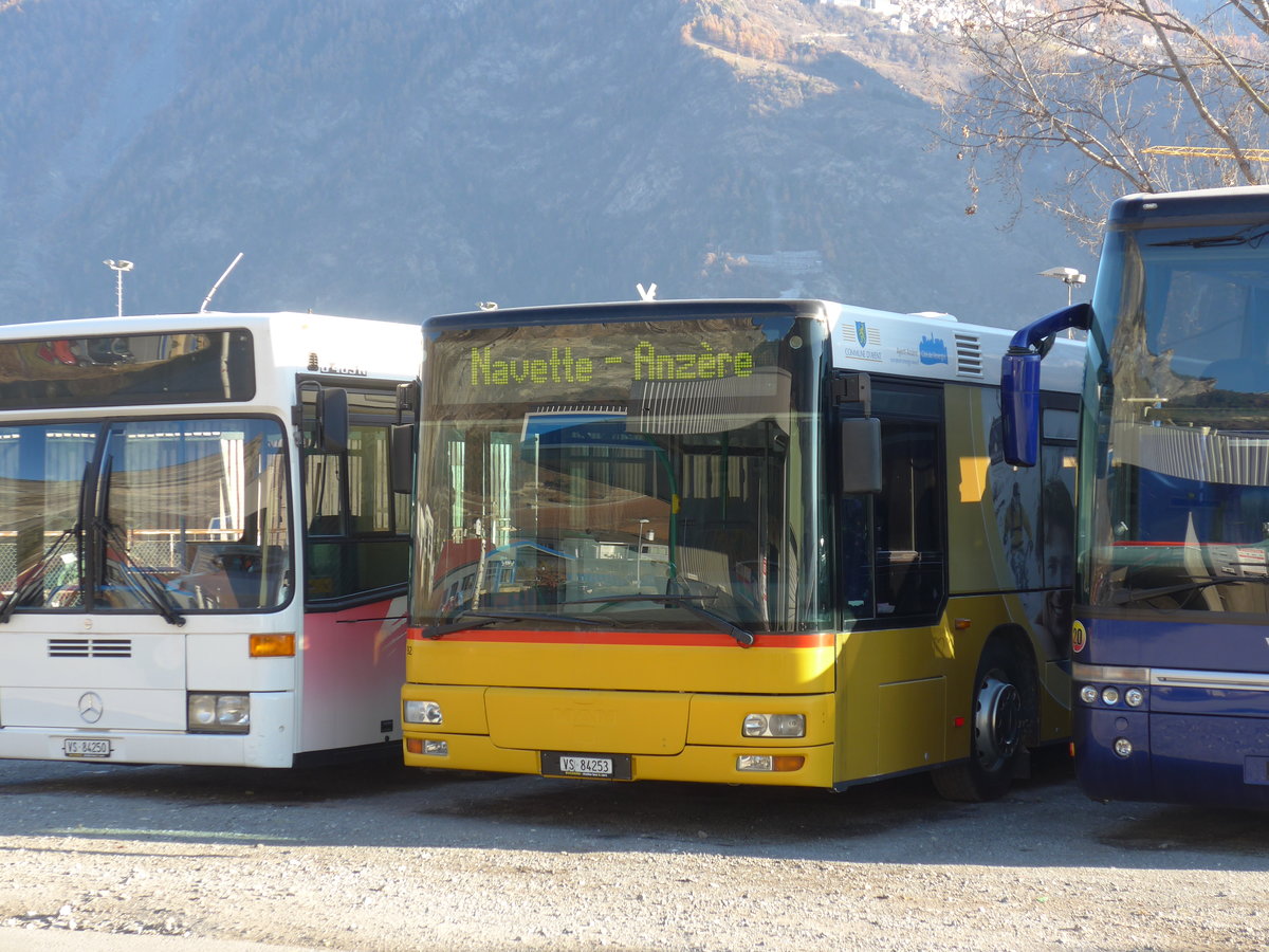 (176'838) - Buchard, Leytron - Nr. 92/VS 84'253 - MAN (ex TN Neuch�tel Nr. 224) am 4. Dezember 2016 in Leytron, Garage (Teilaufnahme)