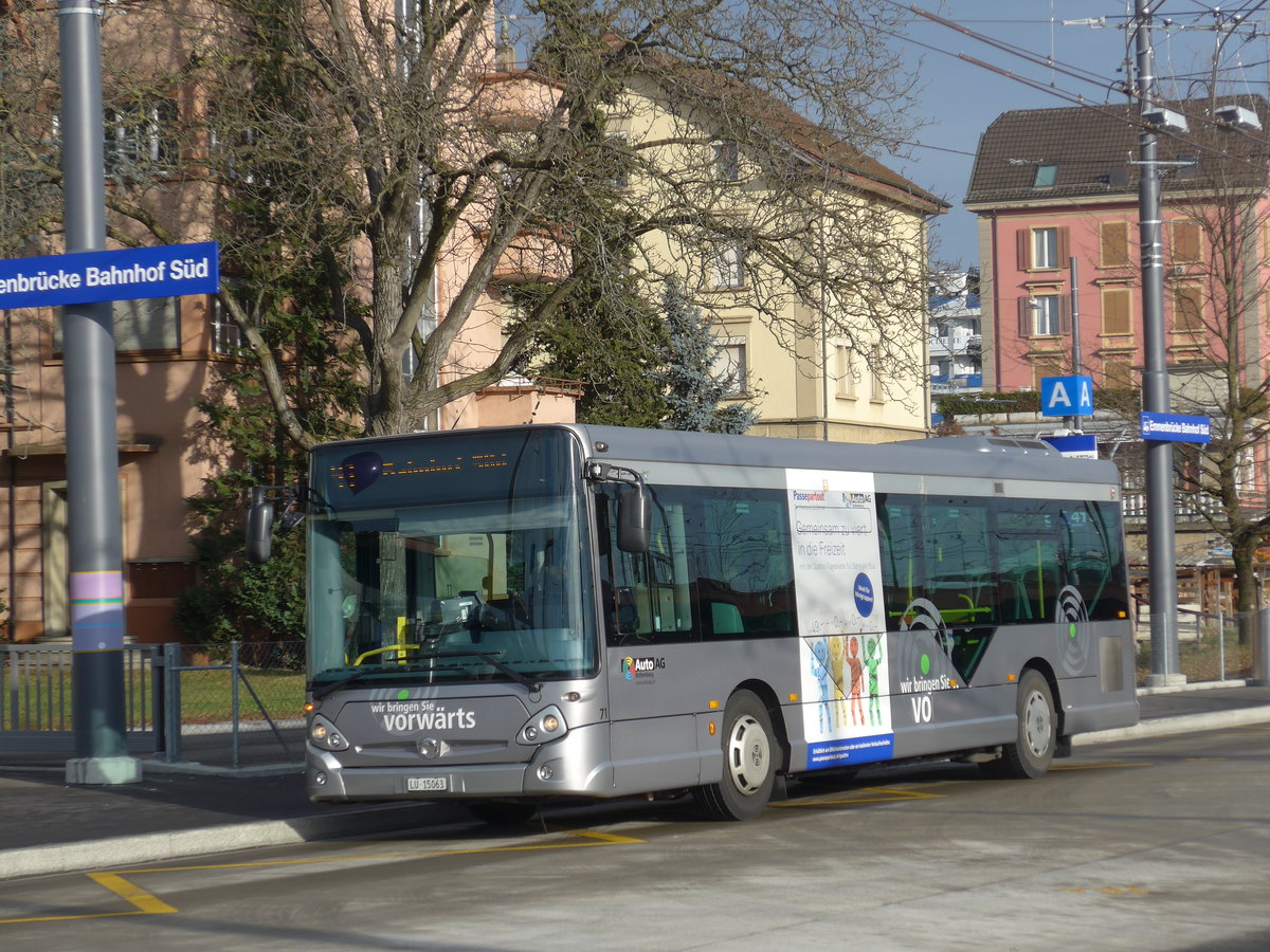 (177'160) - AAGR Rothenburg - Nr. 71/LU 15'063 - Irisbus am 11. Dezember 2016 beim Bahnhof Emmenbr�cke S�d