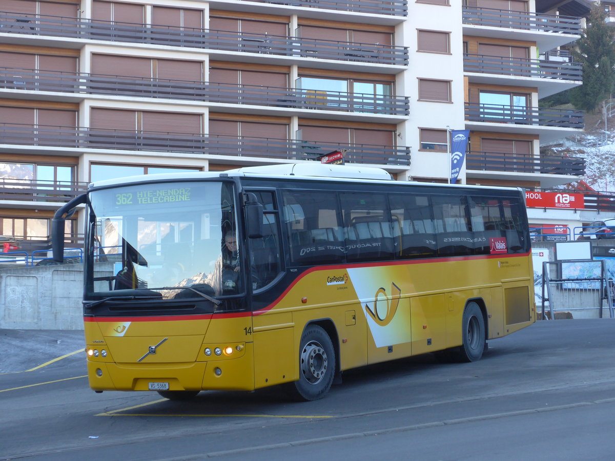 (177'240) - Lathion, Sion - Nr. 14/VS 5368 - Volvo am 18. Dezember 2016 in Haute-Nendaz, T�l�cabine