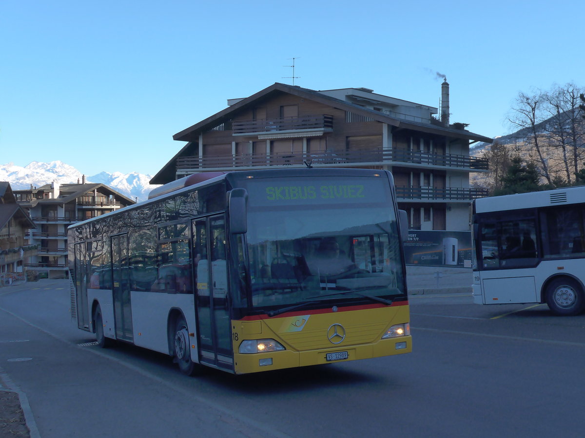(177'263) - Lathion, Sion - Nr. 18/VS 12'989 - Mercedes (ex PostAuto Wallis Nr. 70; ex Lathion, Sion Nr. 70) am 18. Dezember 2016 in Haute-Nendaz, T�l�cabine