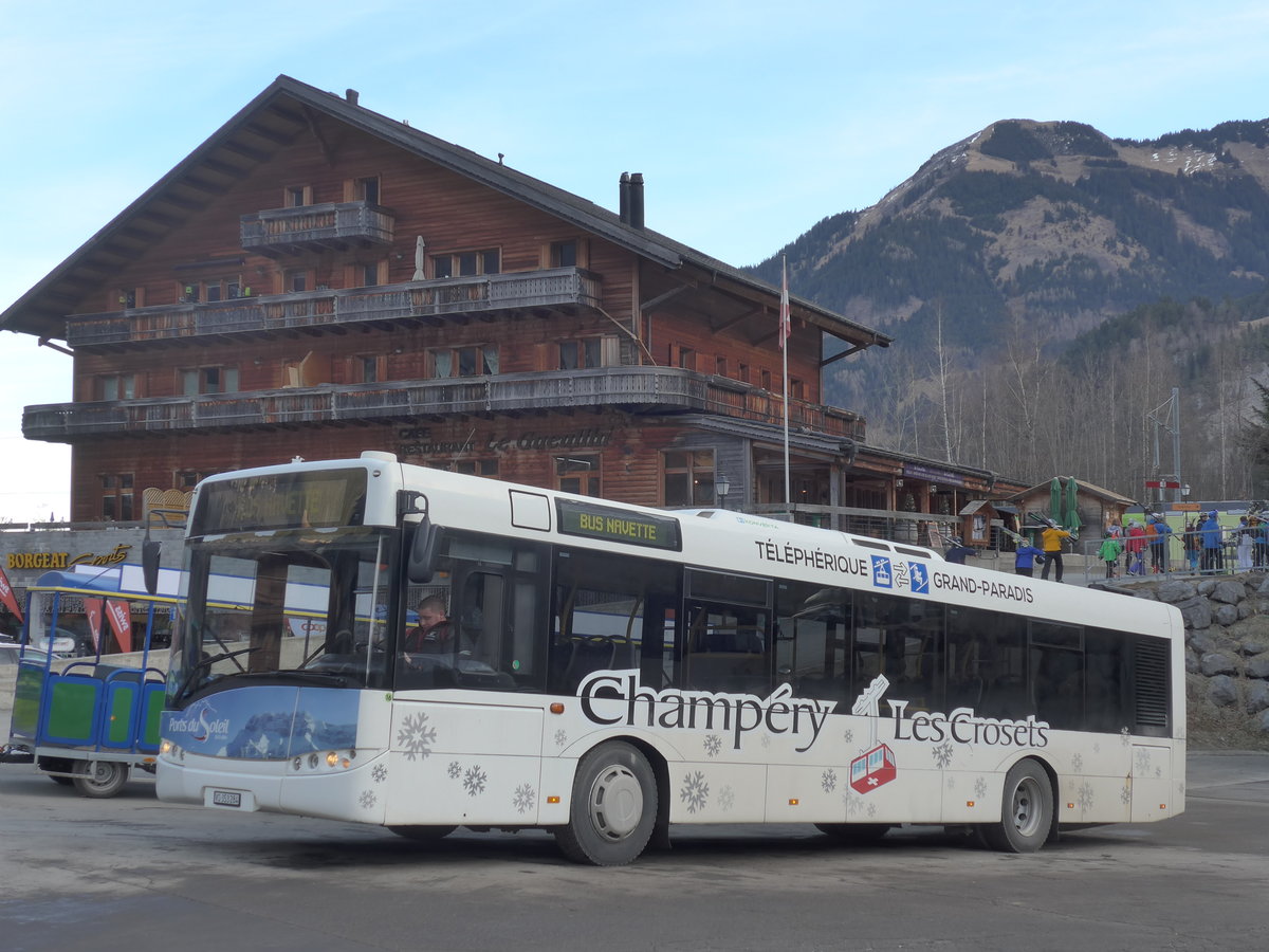 (177'563) - TPC Aigle - Nr. 16/VS 353'284 - Solaris (ex ATE Bus, Effretikon Nr. 45) am 2. Januar 2017 beim Bahnhof Champ�ry
