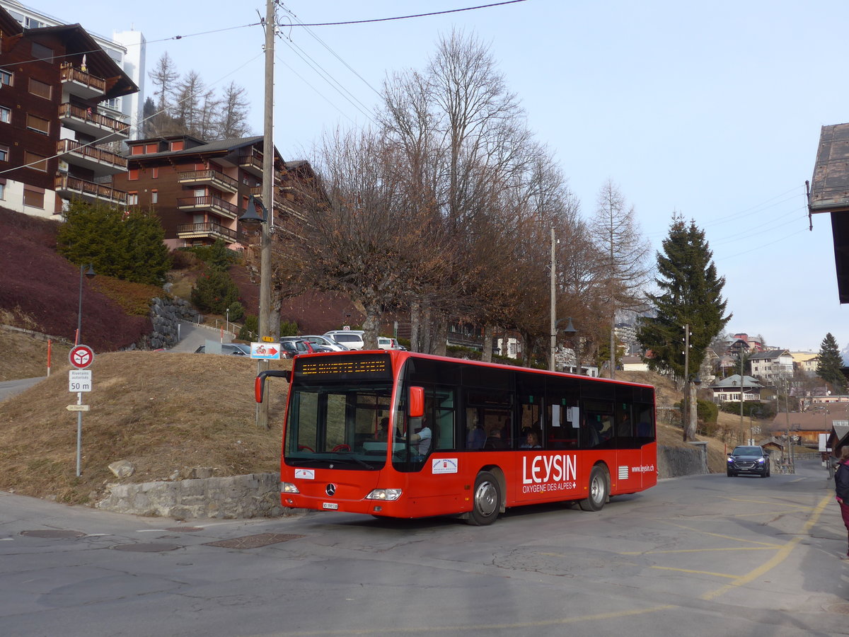 (177'592) - Leysin-Excursions, Leysin - VD 398'538 - Mercedes (ex Imfeld, D-Landstuhl) am 2. Januar 2017 in Leysin, Coll�ge