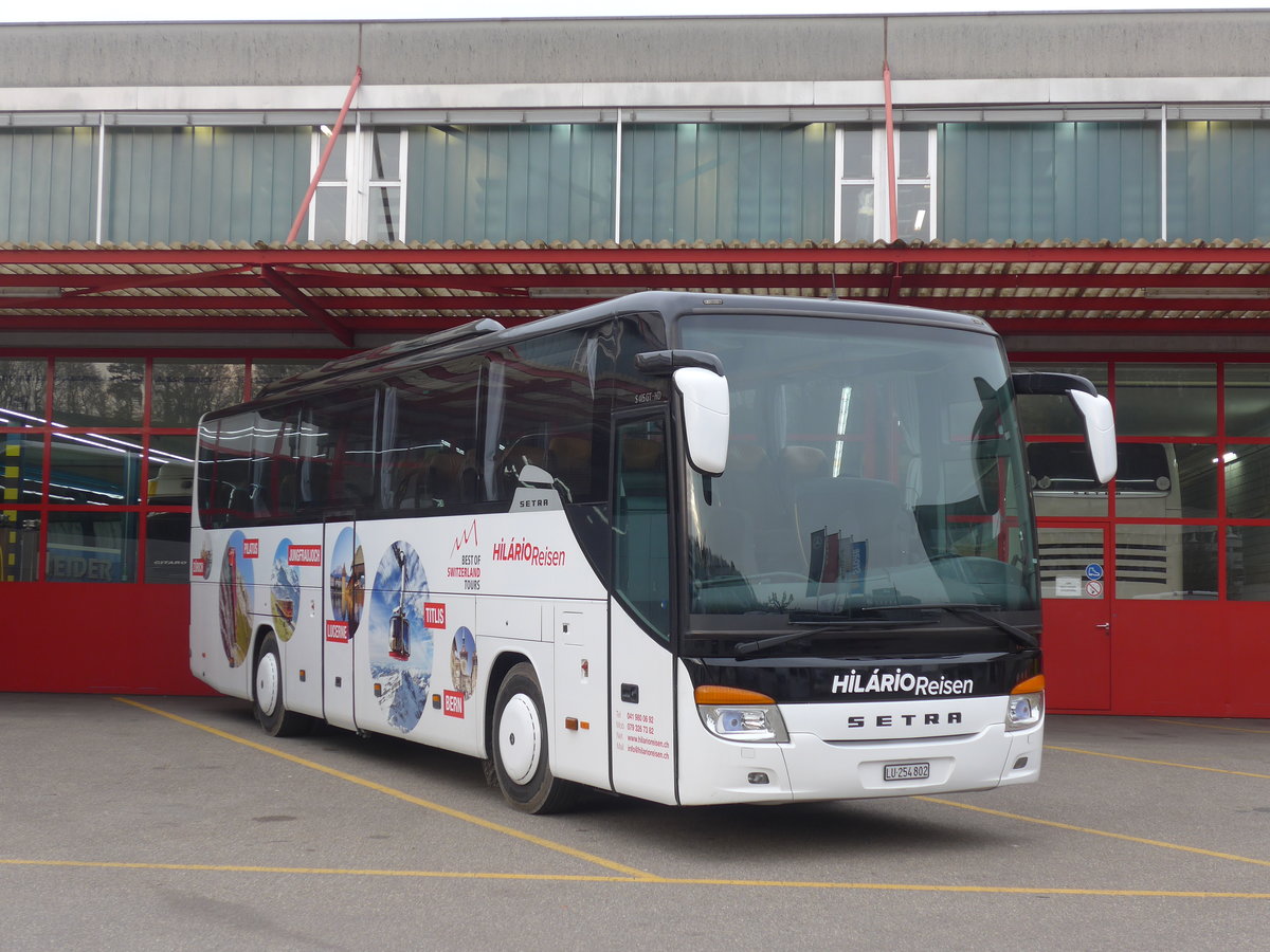 (178'504) - Hil�rio, Sch�tz - LU 254'802 - Setra (ex Marti, Kallnach) am 10. Februar 2017 in Kloten, EvoBus