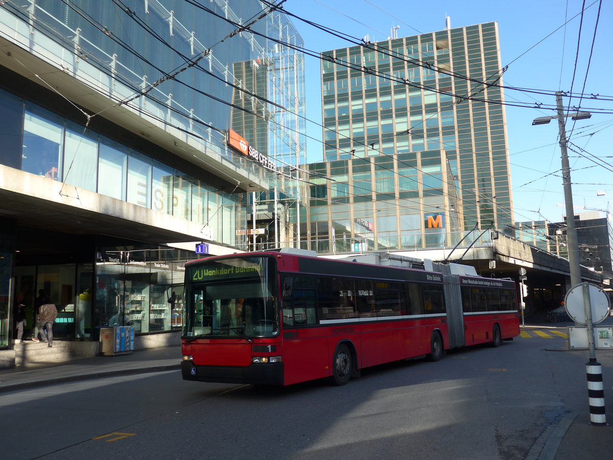 (178'858) - Bernmobil, Bern - Nr. 1 - NAW/Hess Gelenktrolleybus am 11. M�rz 2017 beim Bahnhof Bern