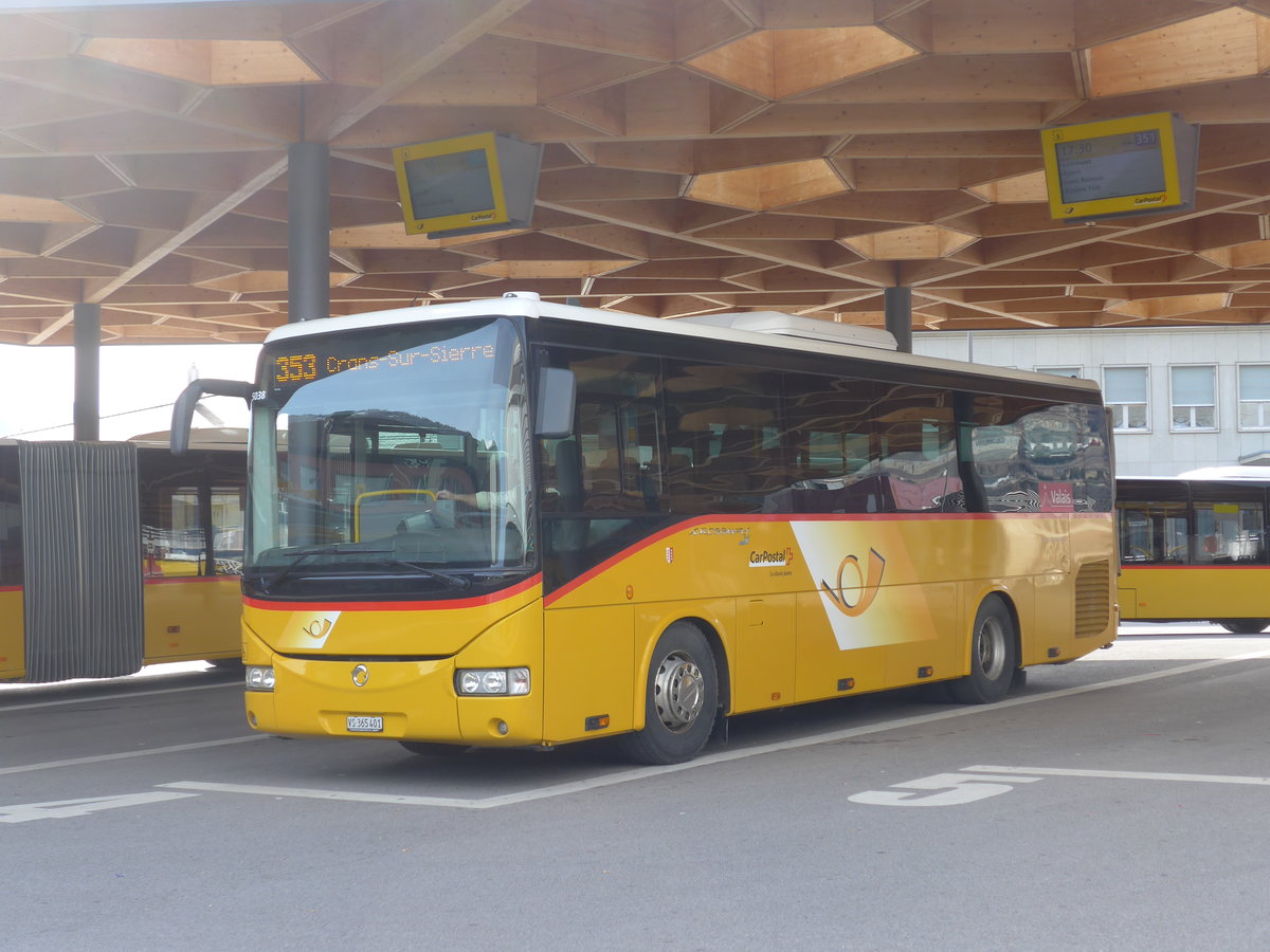 (178'974) - PostAuto Wallis - Nr. 19/VS 365'401 - Irisbus am 12. M�rz 2017 beim Bahnhof Sion
