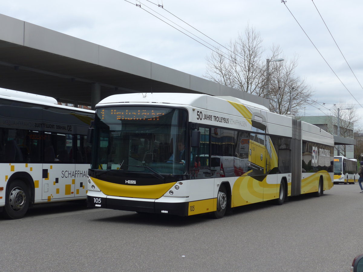 (179'026) - VBSH Schaffhausen - Nr. 105 - Hess/Hess Gelenktrolleybus am 20. M�rz 2017 beim Bahnhof Schaffhausen 