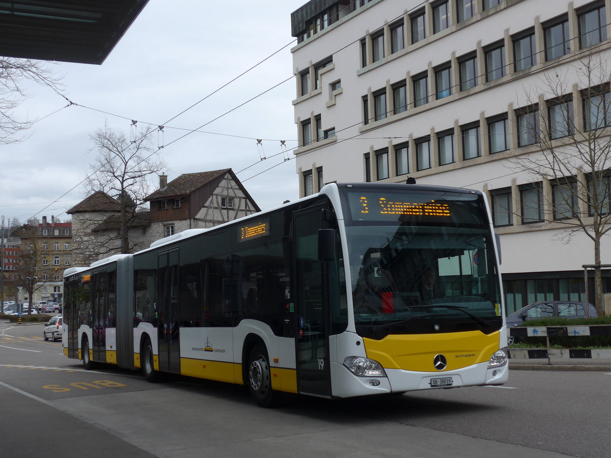(179'036) - VBSH Schaffhausen - Nr. 19/SH 38'019 - Mercedes am 20. M�rz 2017 beim Bahnhof Schaffhausen