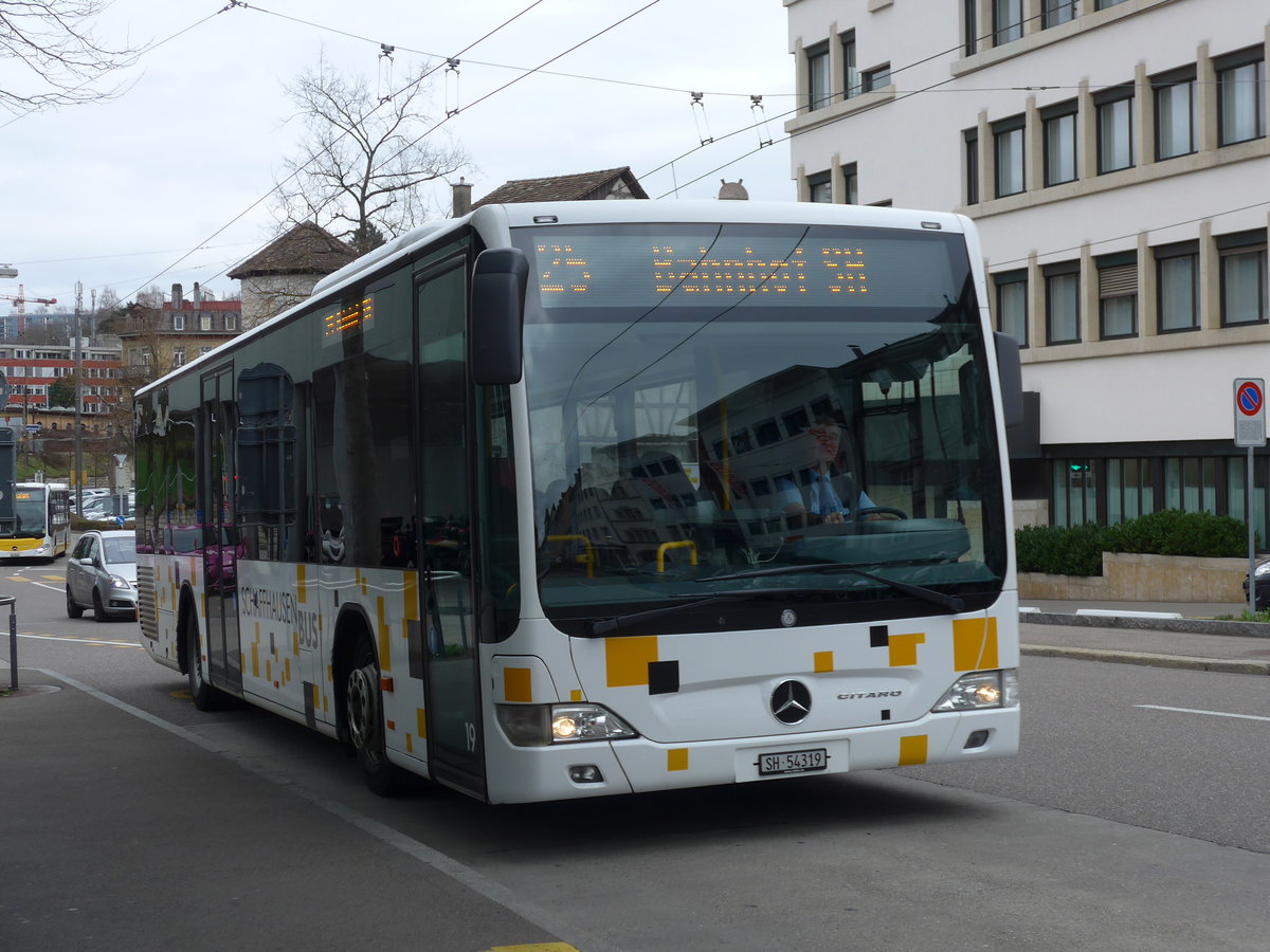 (179'044) - SB Schaffhausen - Nr. 19/SH 54'319 - Mercedes am 20. M�rz 2017 beim Bahnhof Schaffhausen