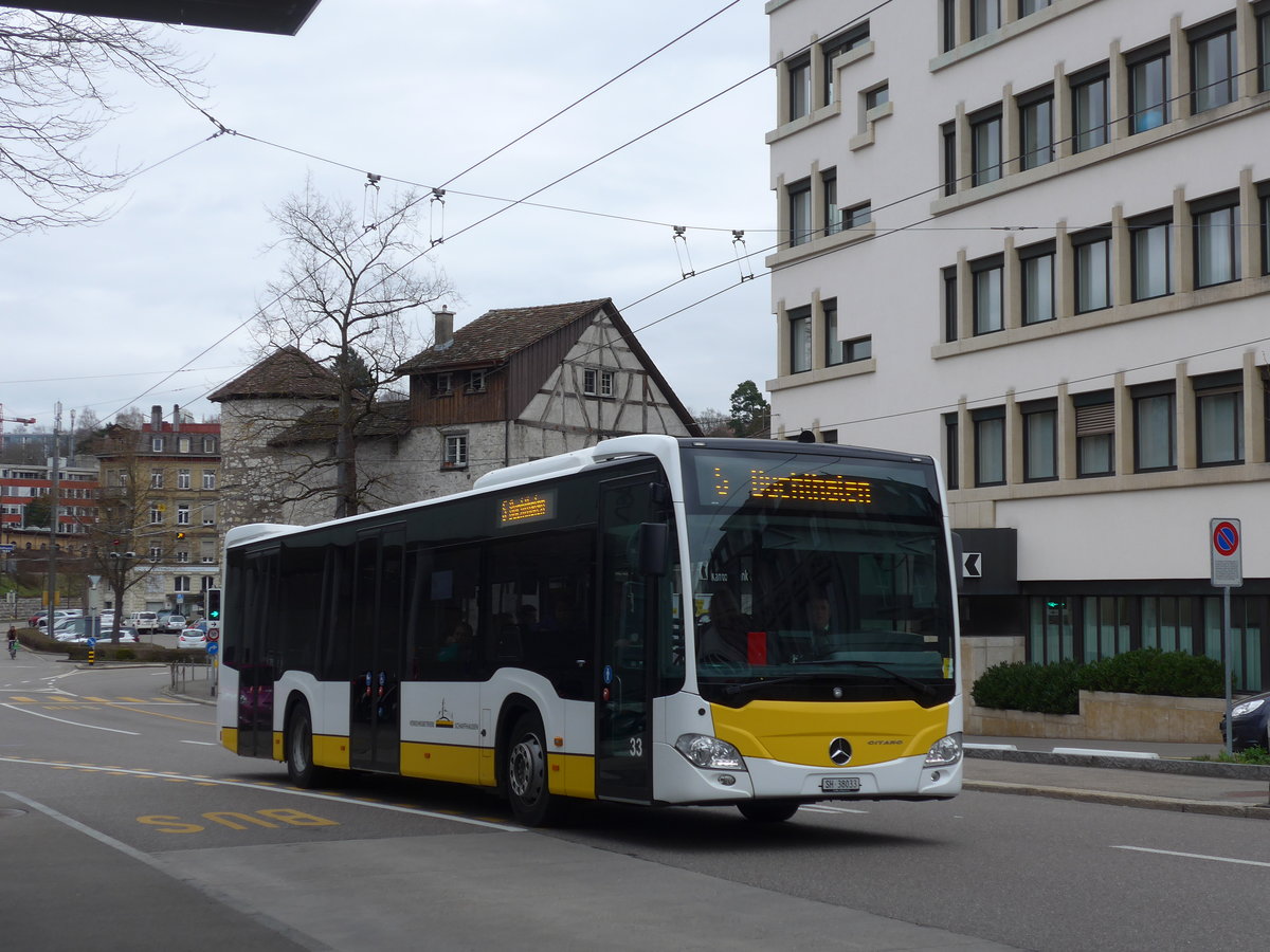 (179'045) - VBSH Schaffhausen - Nr. 33/SH 38'033 - Mercedes am 20. M�rz 2017 beim Bahnhof Schaffhausen
