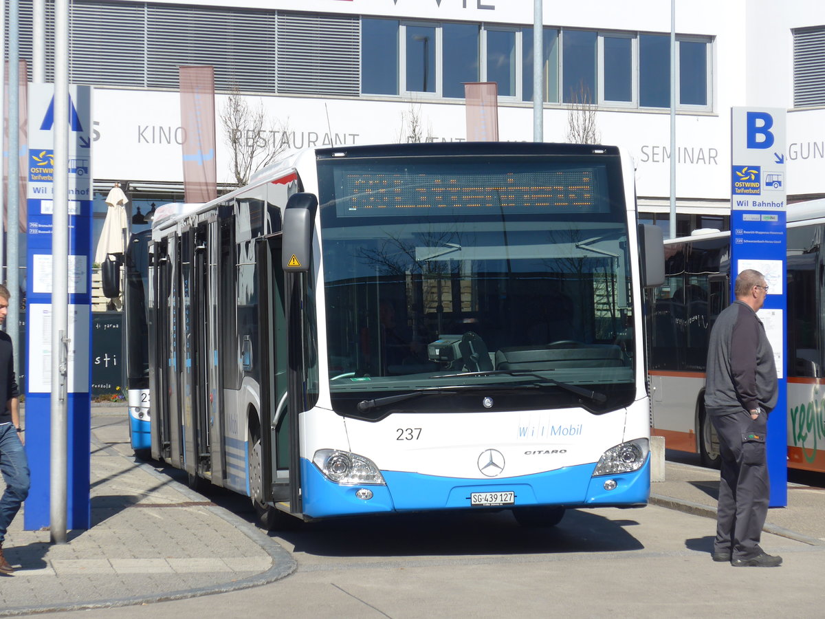 (179'224) - WilMobil, Wil - Nr. 237/SG 439'127 - Mercedes am 23. M�rz 2017 beim Bahnhof Wil