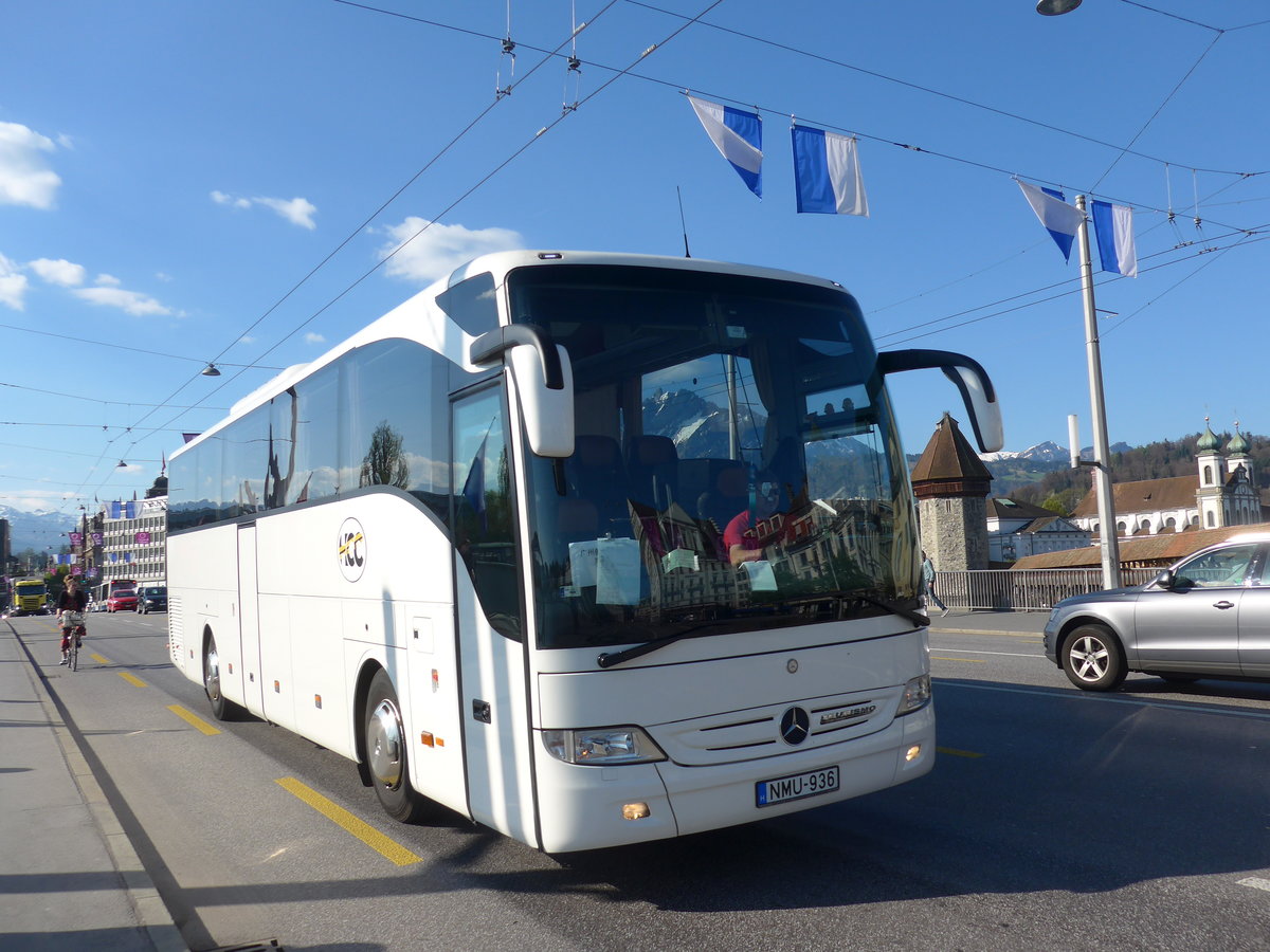 (179'396) - Aus Ungarn: HCC, Budapest - NMU-936 - Mercedes am 10. April 2017 in Luzern, Bahnhofbr�cke