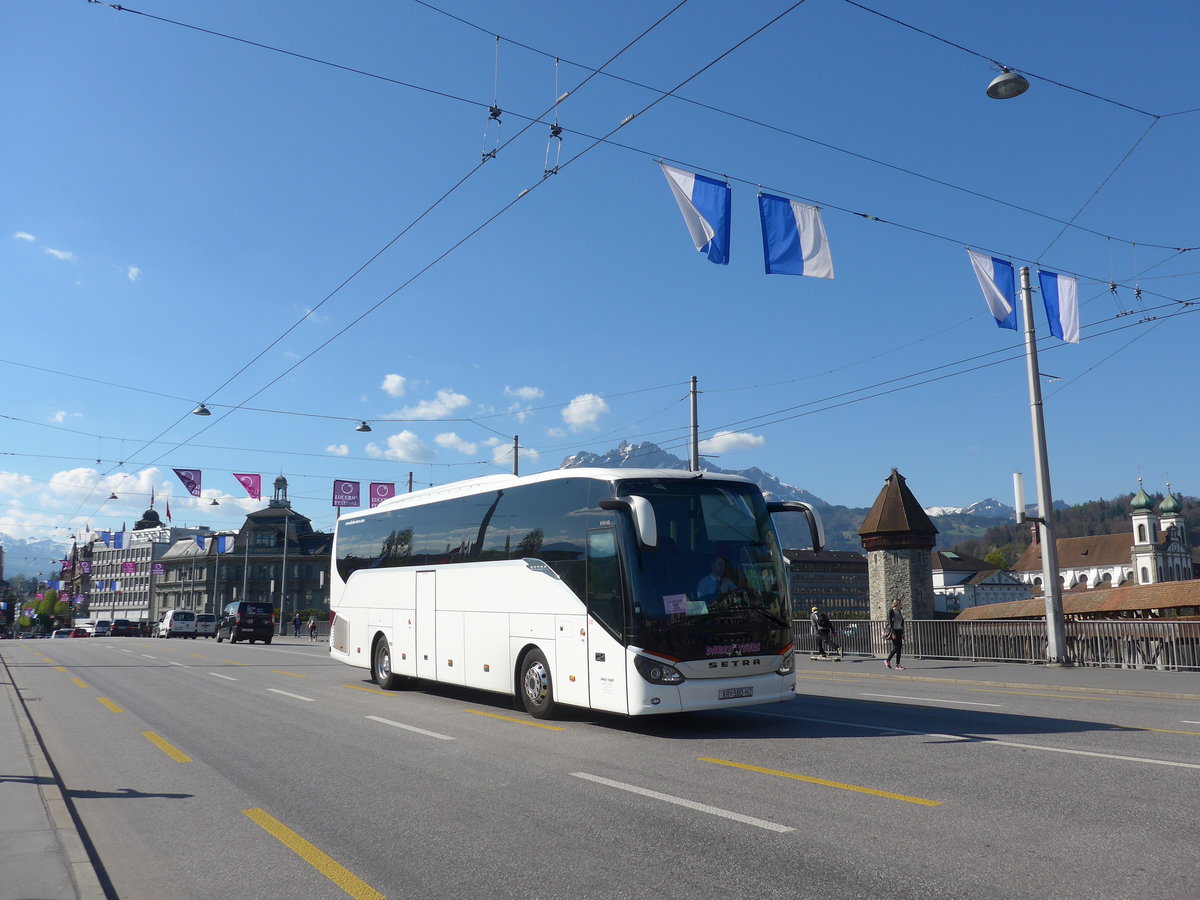 (179'457) - Aus Kroatien: Darko Tours, Desinic - KR 580-HZ - Setra am 10. April 2017 in Luzern, Bahnhofbr�cke
