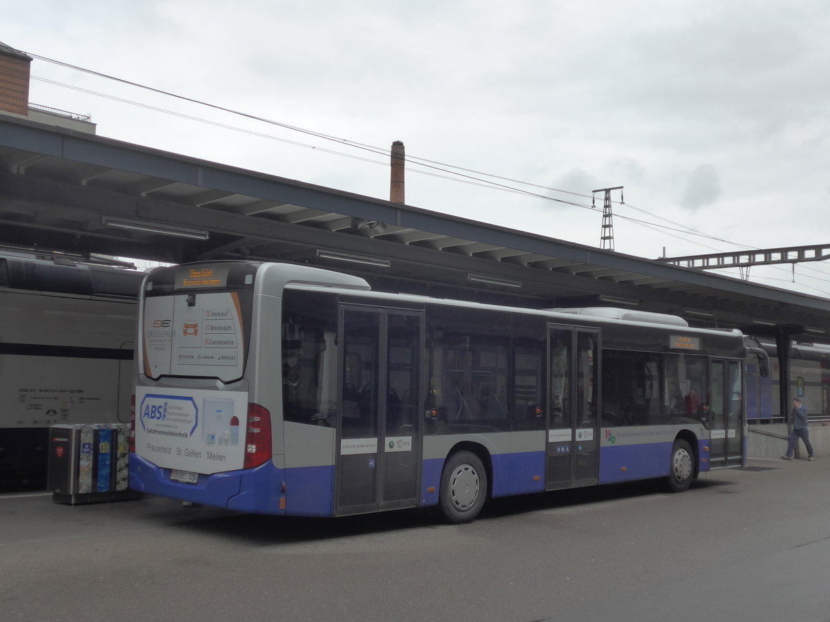 (179'627) - VZO Gr�ningen - Nr. 45/ZH 885'745 - Mercedes am 16. April 2017 beim Bahnhof Uster