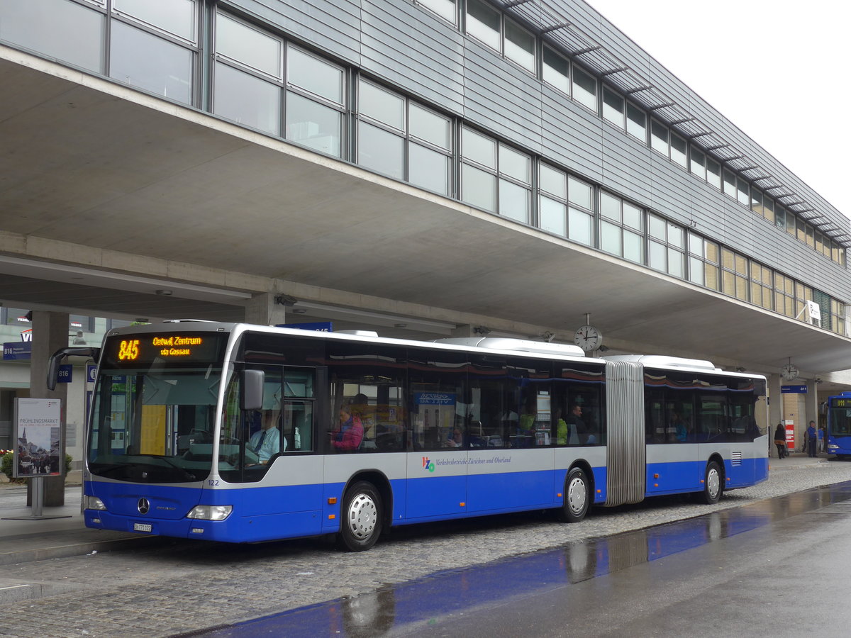 (179'640) - VZO Gr�ningen - Nr. 122/ZH 771'122 - Mercedes am 16. April 2017 beim Bahnhof Uster