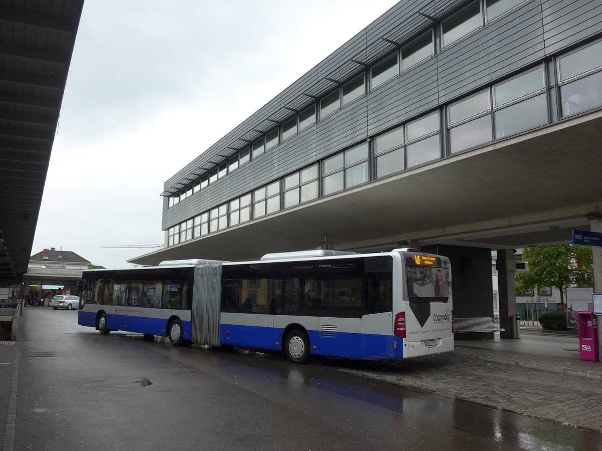 (179'641) - VZO Gr�ningen - Nr. 122/ZH 771'122 - Mercedes am 16. April 2017 beim Bahnhof Uster