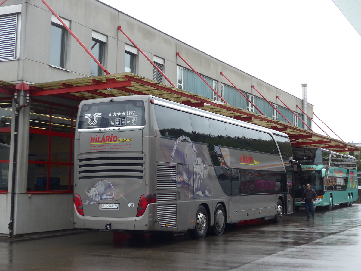 (179'726) - Hil�rio, Sch�tz - LU 254'807 - Setra (ex Domo, Glattbrugg) am 26. April 2017 in Kloten, EvoBus
