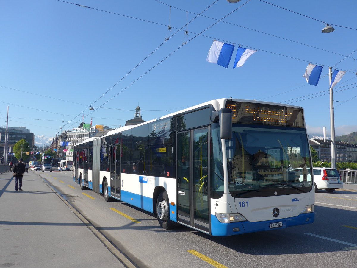 (179'762) - VBL Luzern - Nr. 161/LU 15'025 - Mercedes am 29. April 2017 in Luzern, Bahnhofbr�cke
