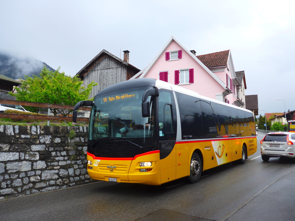 (179'986) - PostAuto Graub�nden - GR 162'977 - MAN am 4. Mai 2017 in Zizers, Stutz