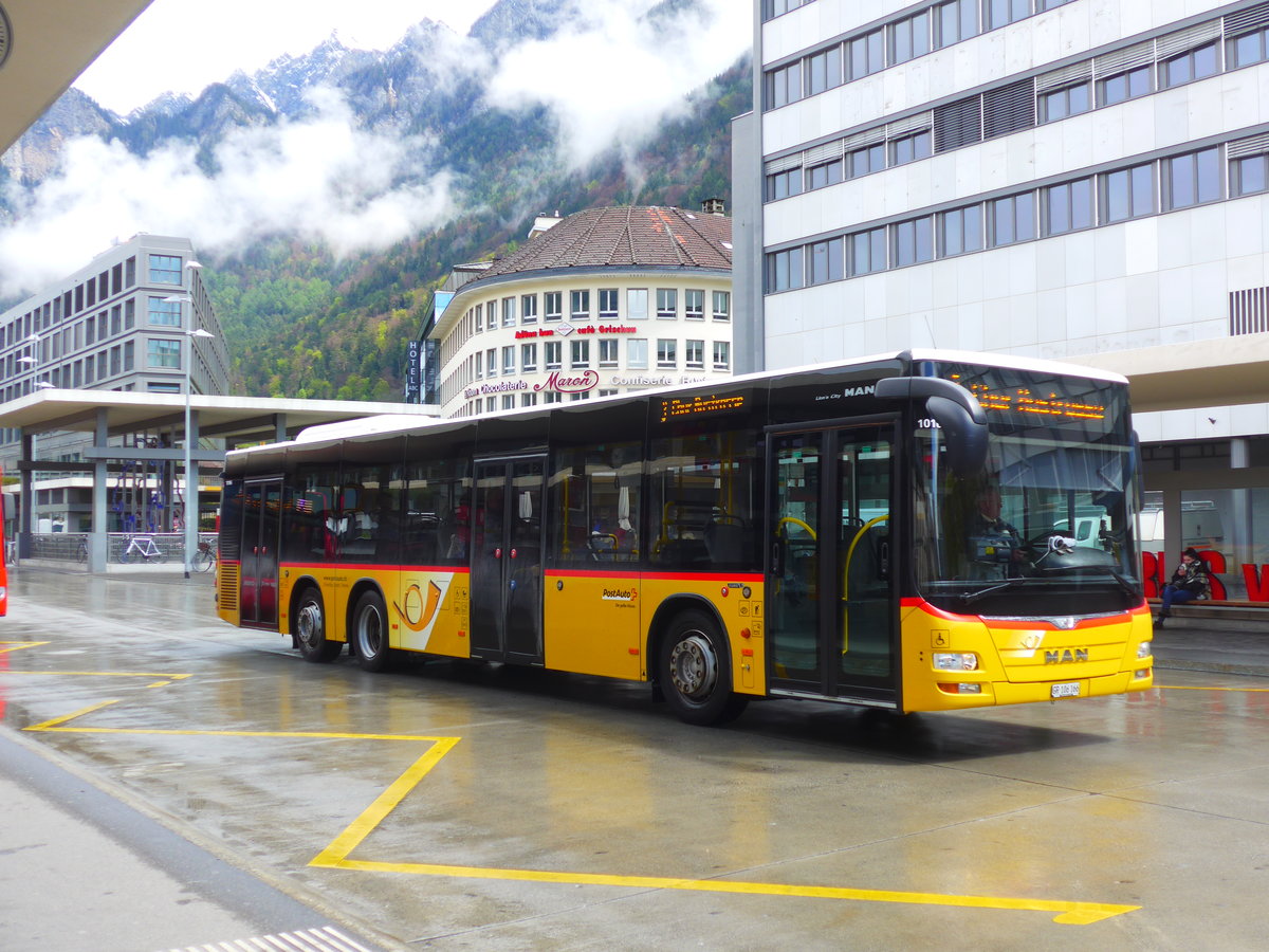 (179'991) - D�nser, Trimmis - GR 106'166 - MAN am 4. Mai 2017 beim Bahnhof Chur