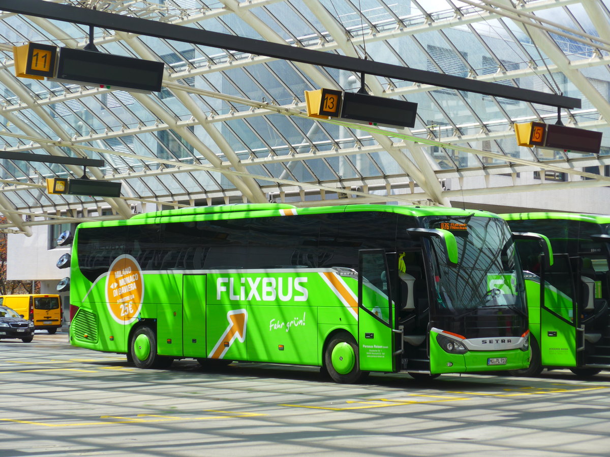 (180'000) - Aus Deutschland: Perseus Reisen, Neumarkt-St. Veit - M�-PL 910 - Setra am 4. Mai 2017 in Chur, Postautostation