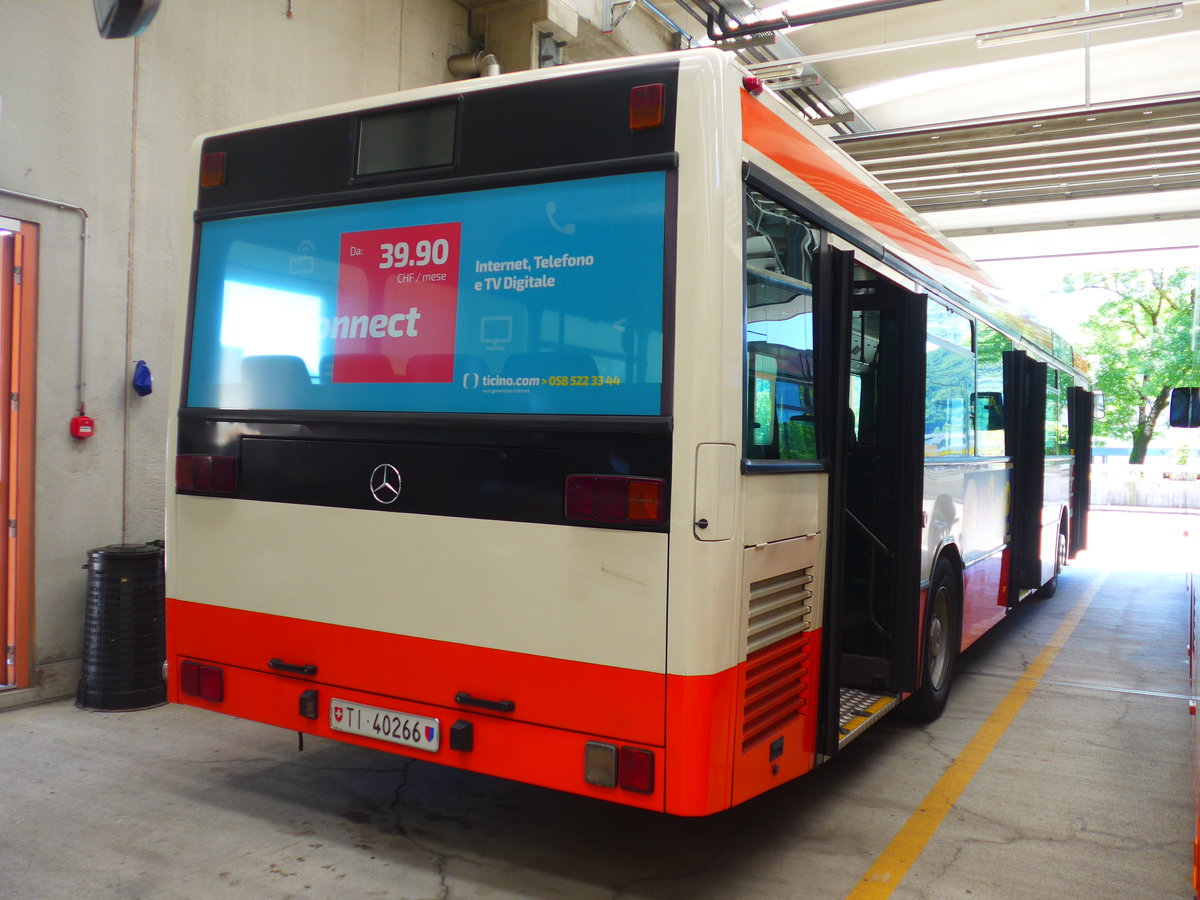 (180'061) - AMSA Chiasso - Nr. 6/TI 40'266 - Mercedes (ex Vorf�hrfahrzeug) am 13. Mai 2017 in Balerna, Rimessa
