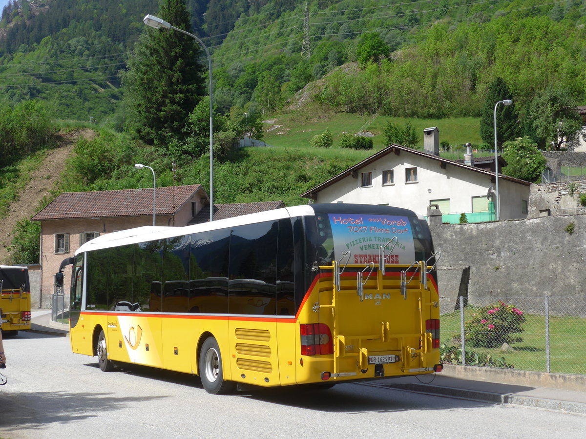 (180'501) - PostAuto Graub�nden - GR 162'991 - MAN am 23. Mai 2017 in Mesocco, Stazione
