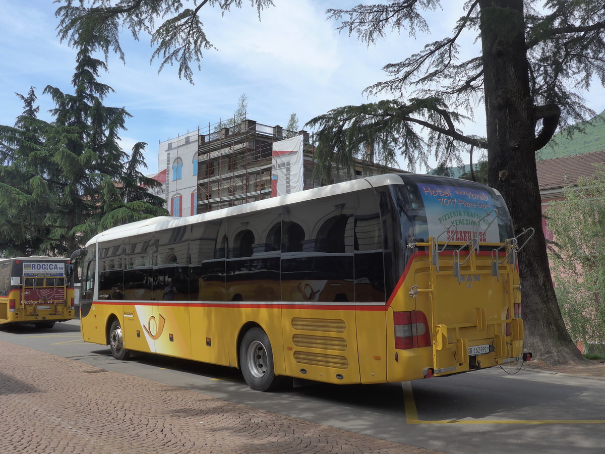 (180'522) - PostAuto Graub�nden - GR 162'991 - MAN am 23. Mai 2017 beim Bahnhof Bellinzona