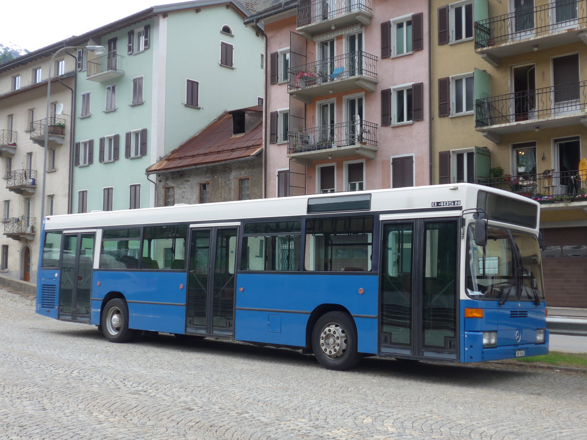 (180'656) - Meyer, G�schenen - UR 9345 - Mercedes (ex VBL Luzern Nr. 555; ex Gowa, Luzern Nr. 55) am 23. Mai 2017 beim Bahnhof Airolo