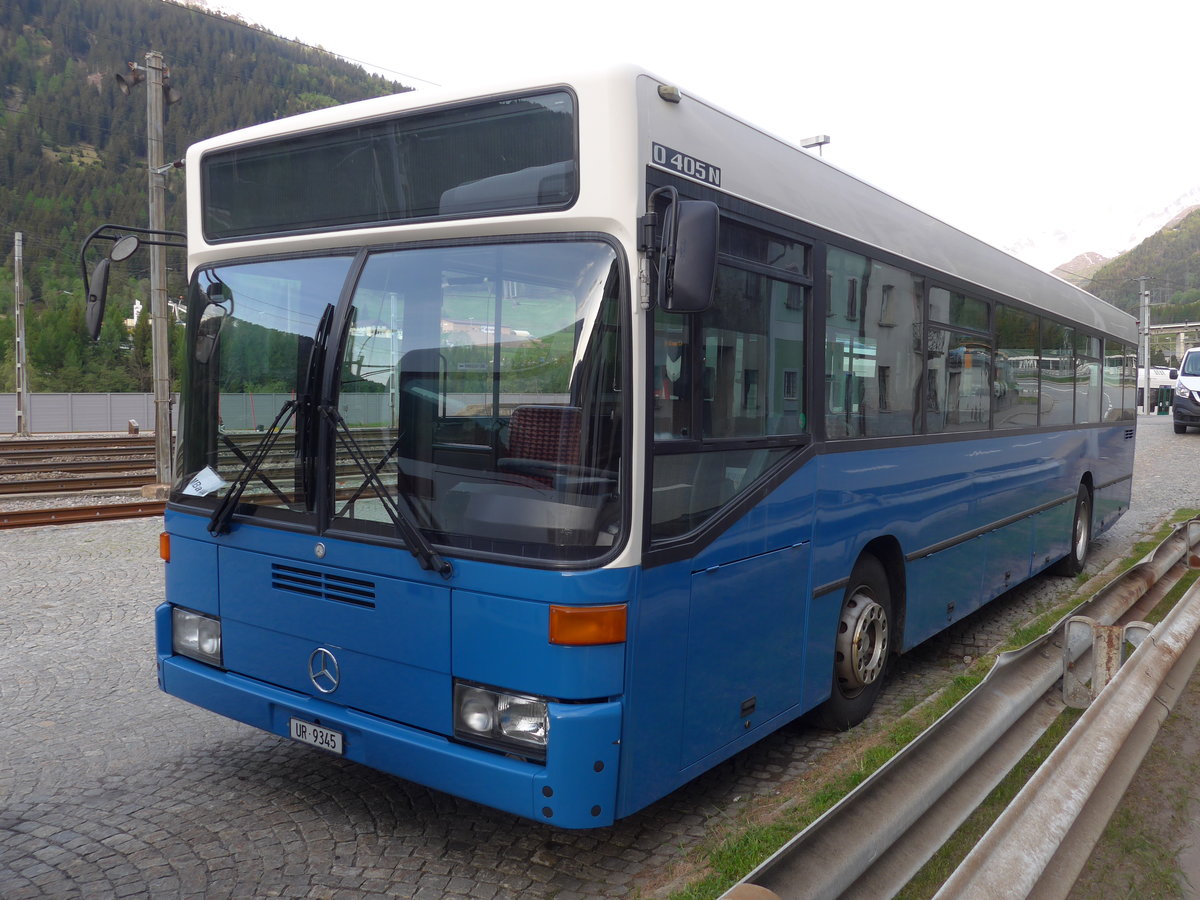 (180'670) - Meyer, G�schenen - UR 9345 - Mercedes (ex VBL Luzern Nr. 555; ex Gowa, Luzern Nr. 55) am 24. Mai 2017 beim Bahnhof Airolo