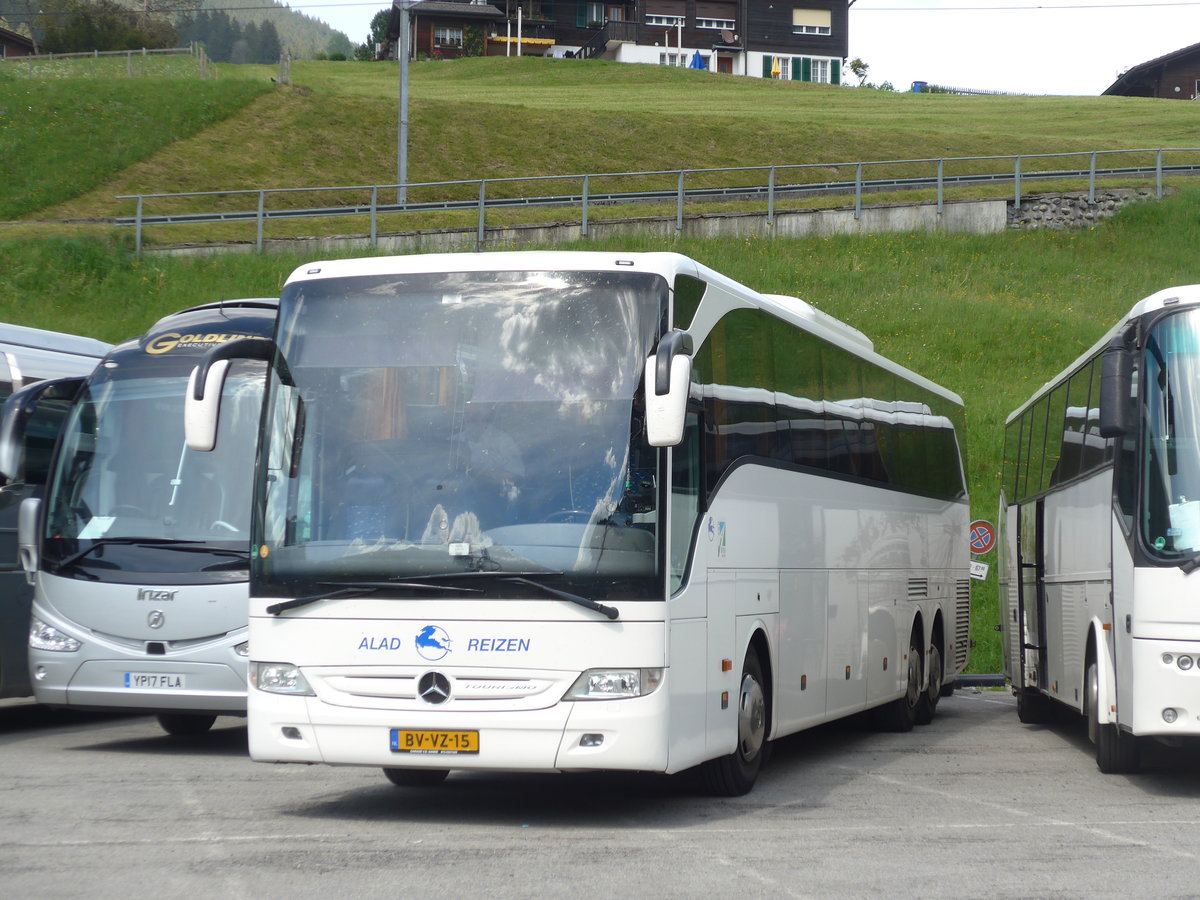 (180'743) - Aus Holland: Alad, Berkel-Enschot - BV-VZ-15 - Mercedes am 24. Mai 2017 in Grindelwald, Grund