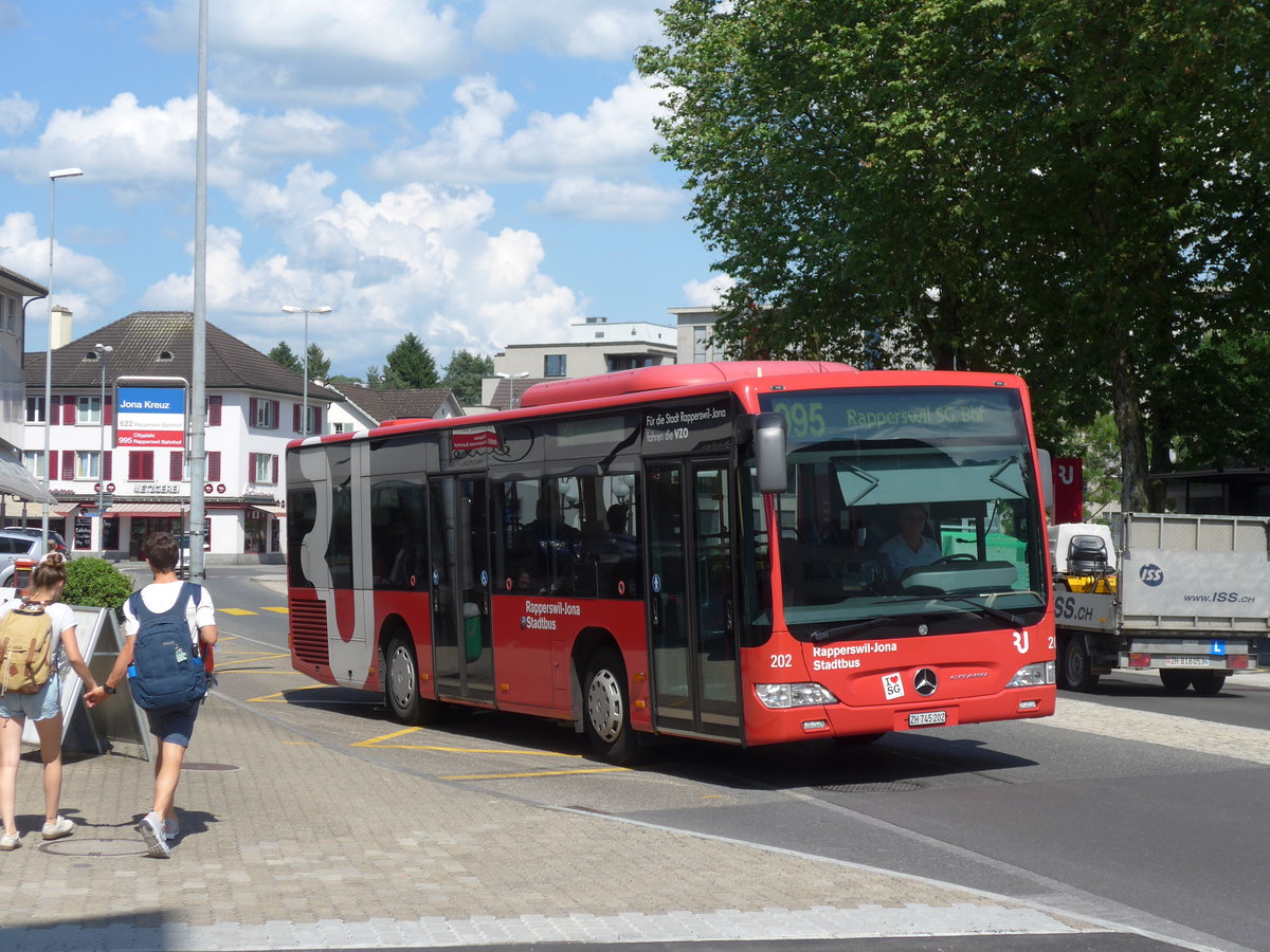 (181'127) - VZO Gr�ningen - Nr. 202/ZH 745'202 - Mercedes am 15. Juni 2017 in Jona, Kreuz
