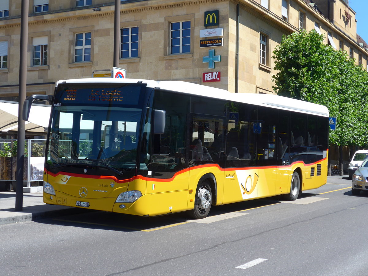 (181'207) - CarPostal Ouest - NE 112'588 - Mercedes am 18. Juni 2017 beim Bahnhof Neuch�tel