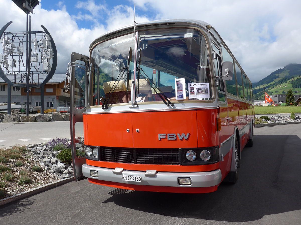 (181'660) - FBW-Club, M�nnedorf - ZH 123'180 - FBW/R&J (ex Tiemann, Oetwil Nr. 19; ex W�est, Brittnau; ex Wespe, Altst�tten; ex AFA Adelboden Nr. 19) am 1. Juli 2017 in Frutigen, Garage AFA