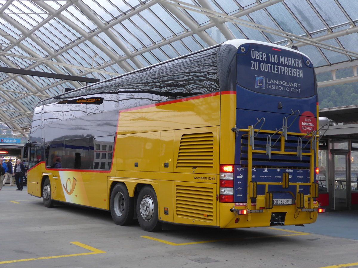 (182'241) - PostAuto Graub�nden - GR 162'999 - Neoplan am 24. Juli 2017 in Chur, Postautostation