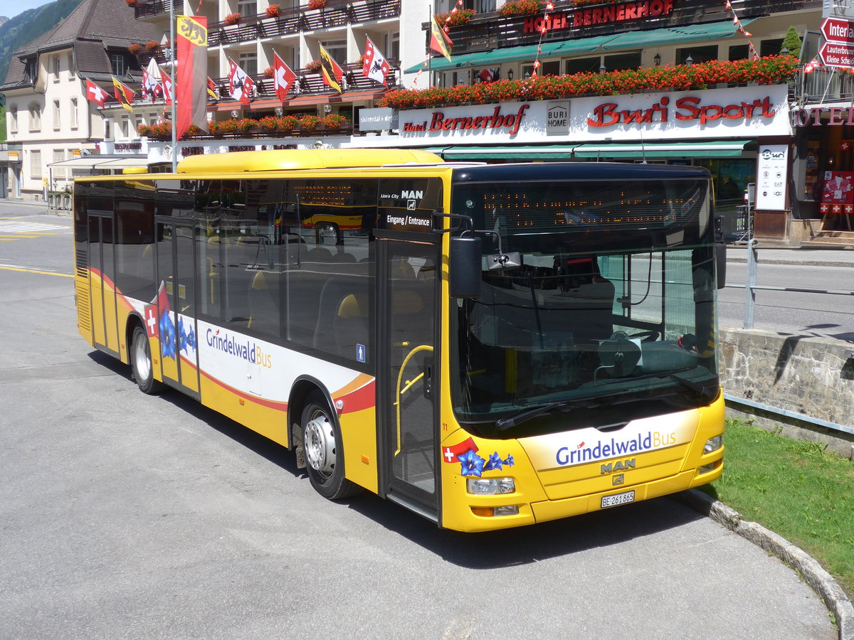 (182'359) - AVG Grindelwald - Nr. 11/BE 261'865 - MAN/G�ppel am 30. Juli 2017 beim Bahnhof Grindelwald