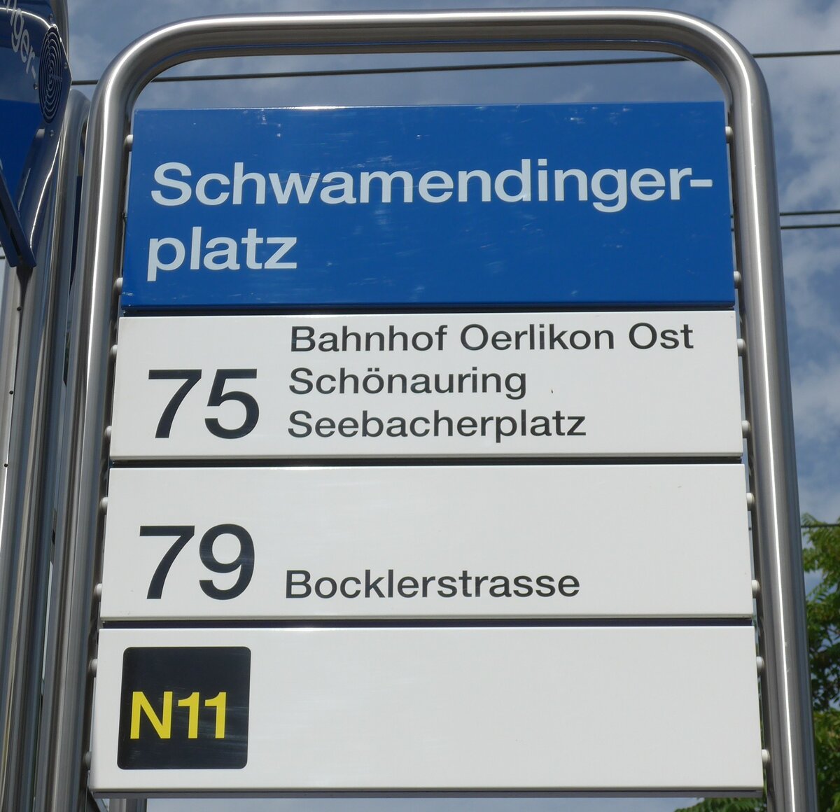 (182'655) - ZVV-Haltestellenschild - Z�rich, Schwamendingerplatz - am 3. August 2017
