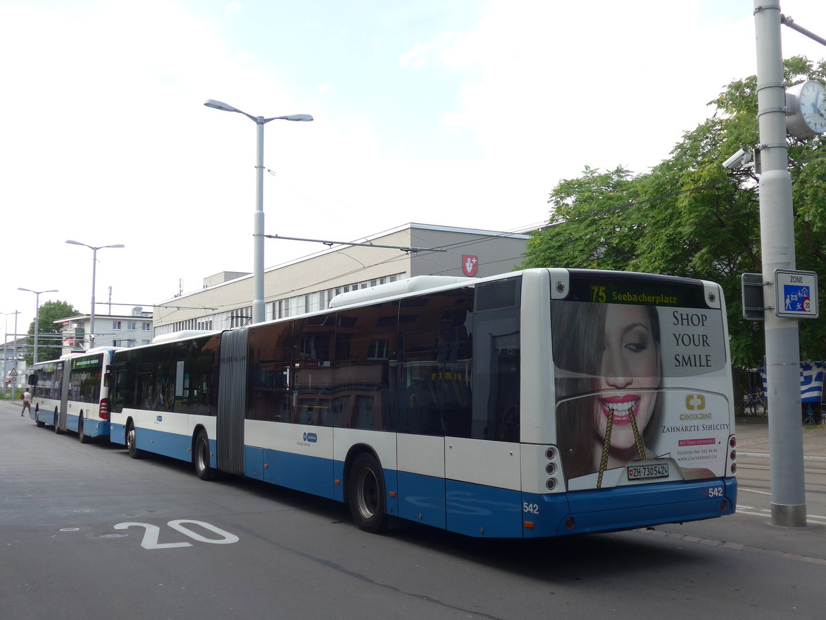(182'674) - VBZ Z�rich - Nr. 542/ZH 730'542 - Neoplan am 3. August 2017 in Z�rich, Schwamendingerplatz