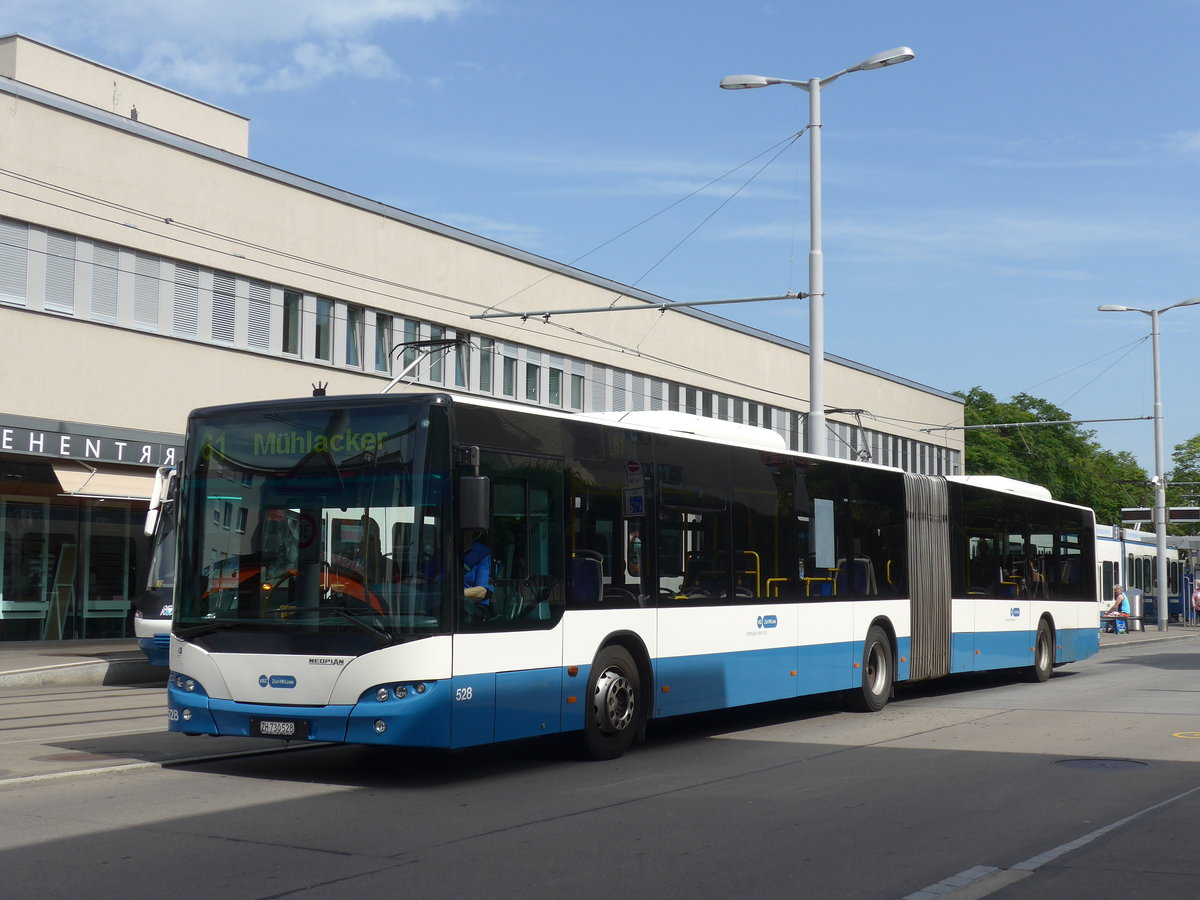 (182'676) - VBZ Z�rich - Nr. 528/ZH 730'528 - Neoplan am 3. August 2017 in Z�rich, Schwamendingerplatz