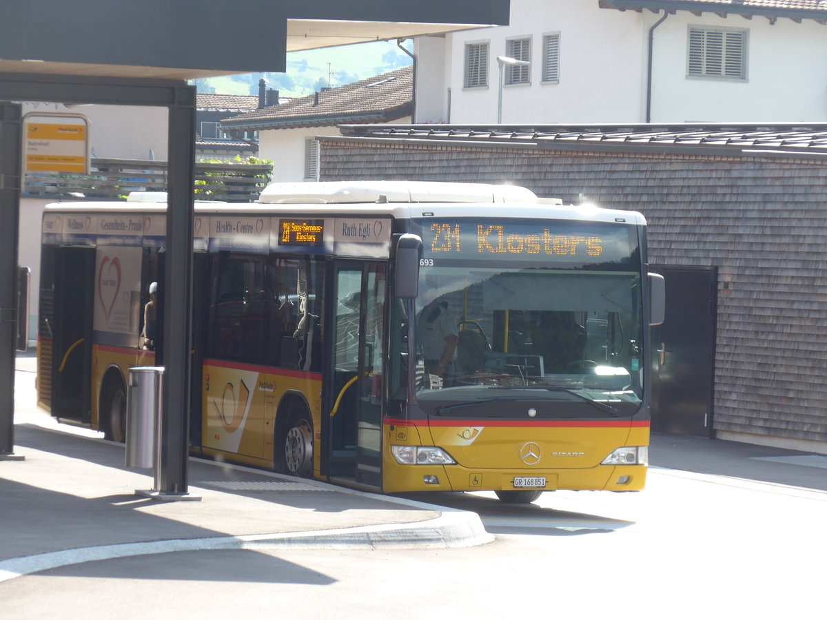 (182'713) - PostAuto Graub�nden - GR 168'851 - Mercedes am 5. August 2017 beim Bahnhof K�blis