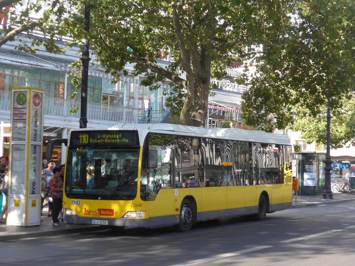 (183'247) - BVG Berlin - Nr. 2258/B-V 2258 - Mercedes am 9. August 2017 in Berlin, Kurf�rstendamm