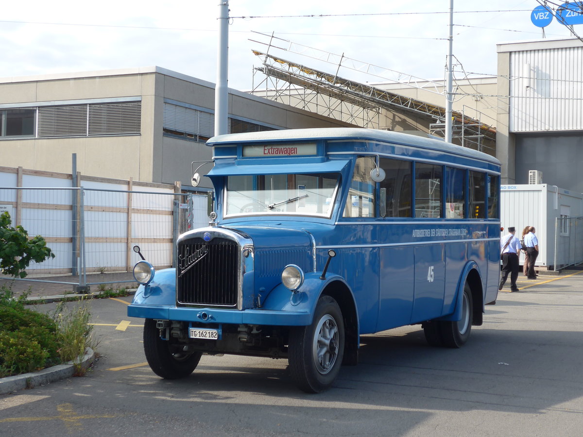 (183'662) - Oldtimer Club Saurer, Arbon - Nr. 45/TG 162'182 - Saurer/T�scher (ex VBZ Z�rich Nr. 45; ex Firma in Spreitenbach; ex VBZ Z�rich Nr. 245; ex VBZ Z�rich Nr. 45) am 20. August 2017 in Z�rich, Garage Hardau